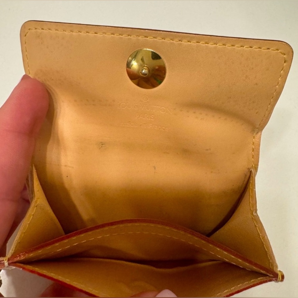 LOUIS VUITTON TAKASHI X MURAKAMI🔥White
Coin Pouch/Card Holder w/Dust Bag🔥 - Picture 5 of 9